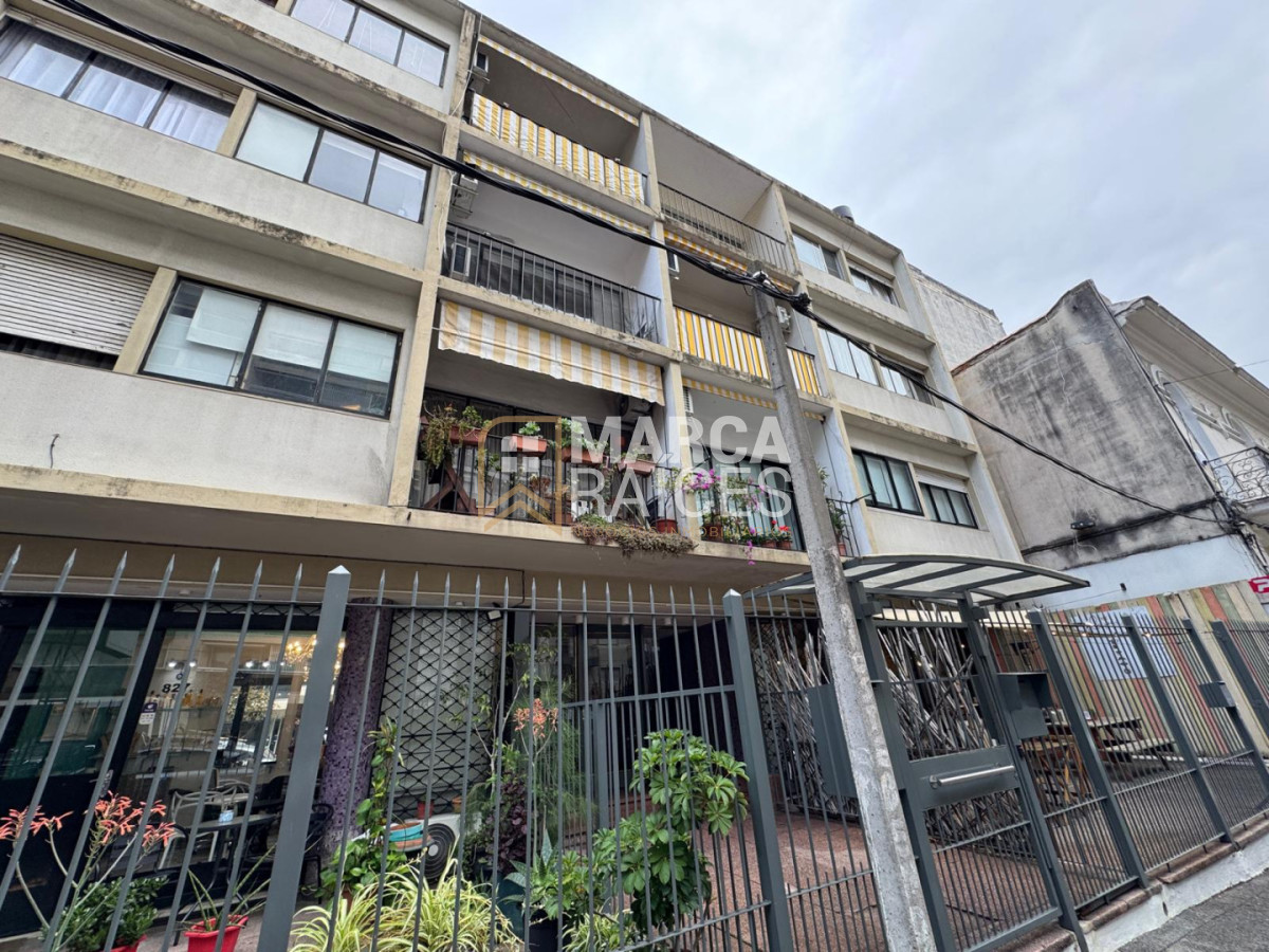 Apartamento ID.1974 - DAlquiler Apartamento 1 Dormitorio Segundo Piso por Escalera Pocitos Montevideo
