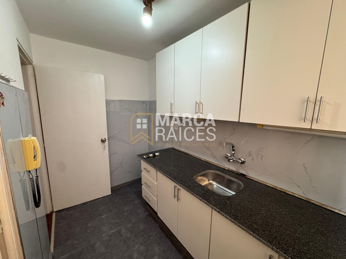 Apartamento ID.1864 - Alquiler Apartamento Monoambiente Al Frente Piso 2 Cocina Definida Pocitos Montevideo