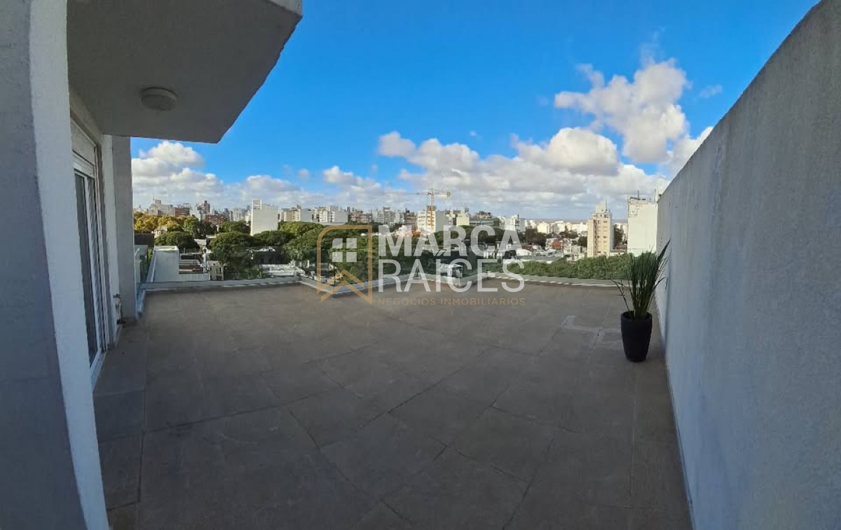 Apartamento ID.2042 - Alquiler Monoambiente con Amplia Terraza Punta Carretas Montevideo