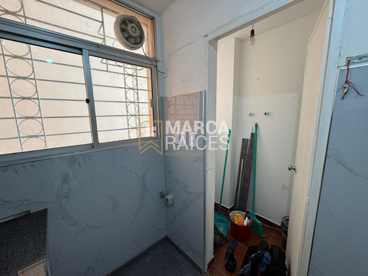 Apartamento ID.1864 - Alquiler Apartamento Monoambiente Al Frente Piso 2 Cocina Definida Pocitos Montevideo