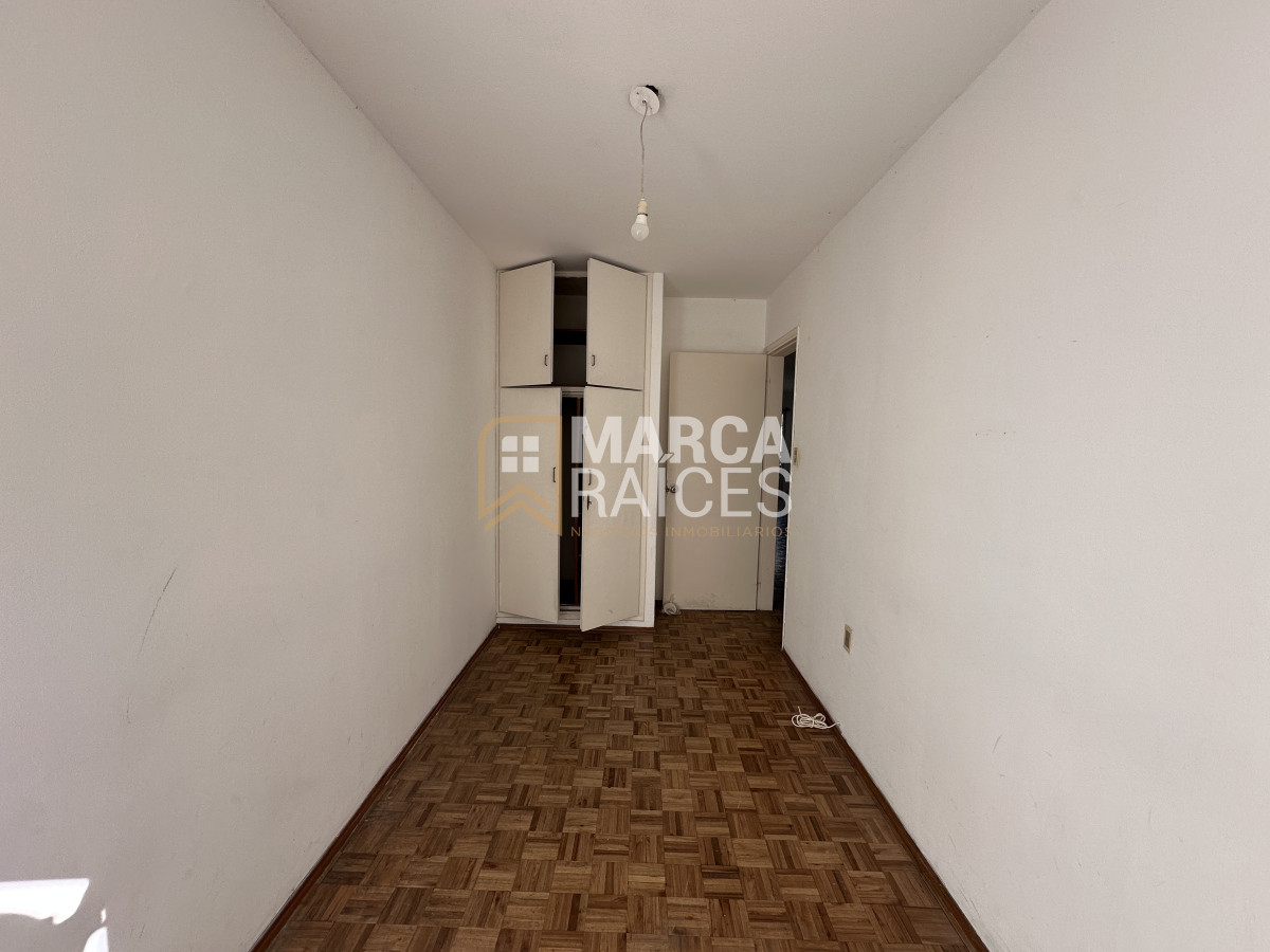 Apartamento ID.1042 - Venta Apartamento 2 Dormitorios Con Renta Al Frente Primer Piso Pocitos Montevideo
