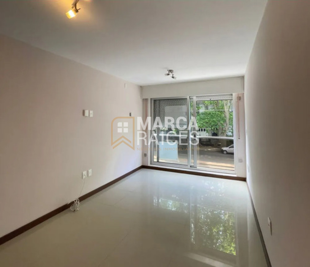 Apartamento ID.1841 - Alquiler Monoambiente al frente. Pocitos, Montevideo