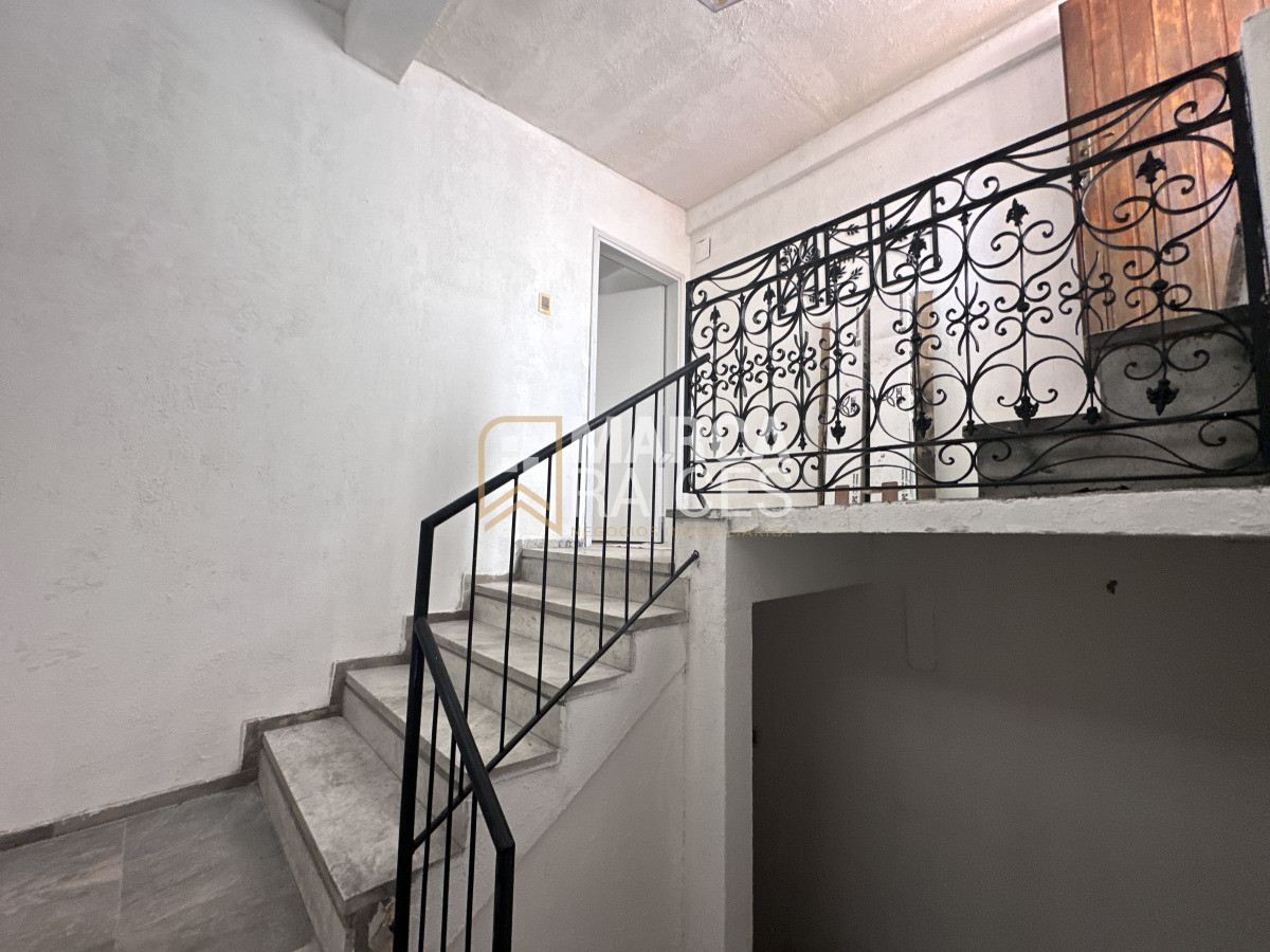 Apartamento ID.1657 - Alquiler Apartamento tipo casa 2 dormitorios con tarreza grande Barrio Sur Montevideo