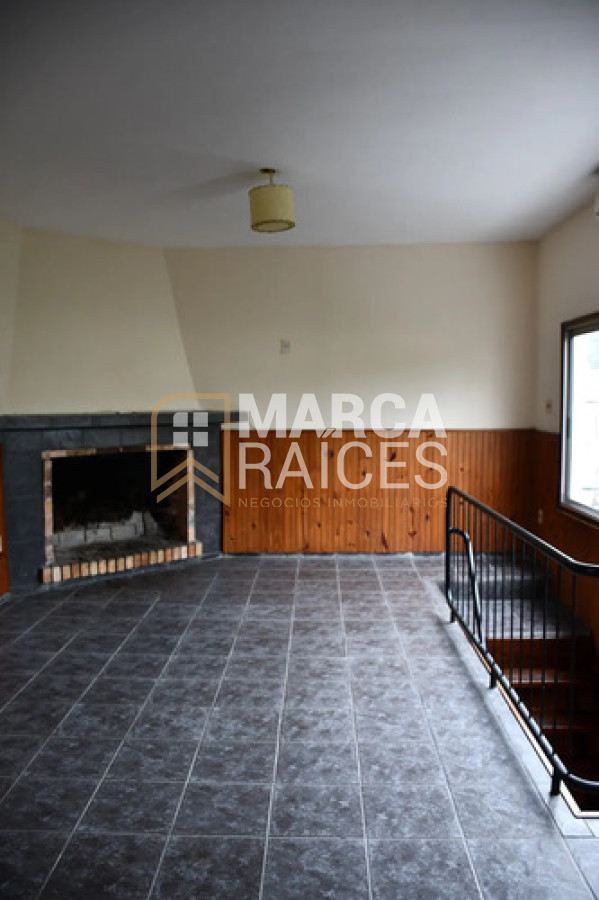Apartamento ID.2012 - Alquiler Apartamento 4 Dormitorios, 2 Baños. La Blanqueada, Montevideo