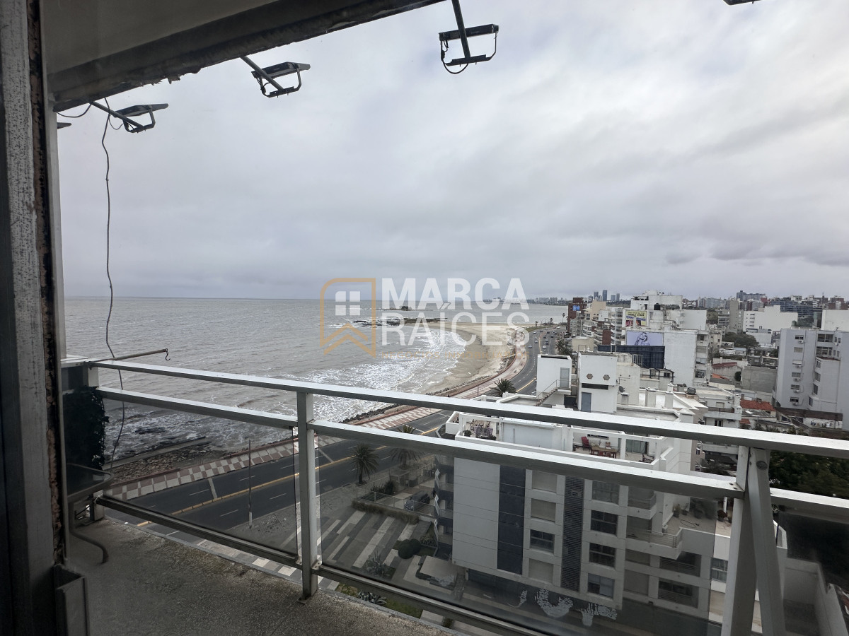 Apartamento ID.1289 - Venta Apartamento 3 Dormitorios 2 baños garage frente a la rambla malvin sur Montevideo