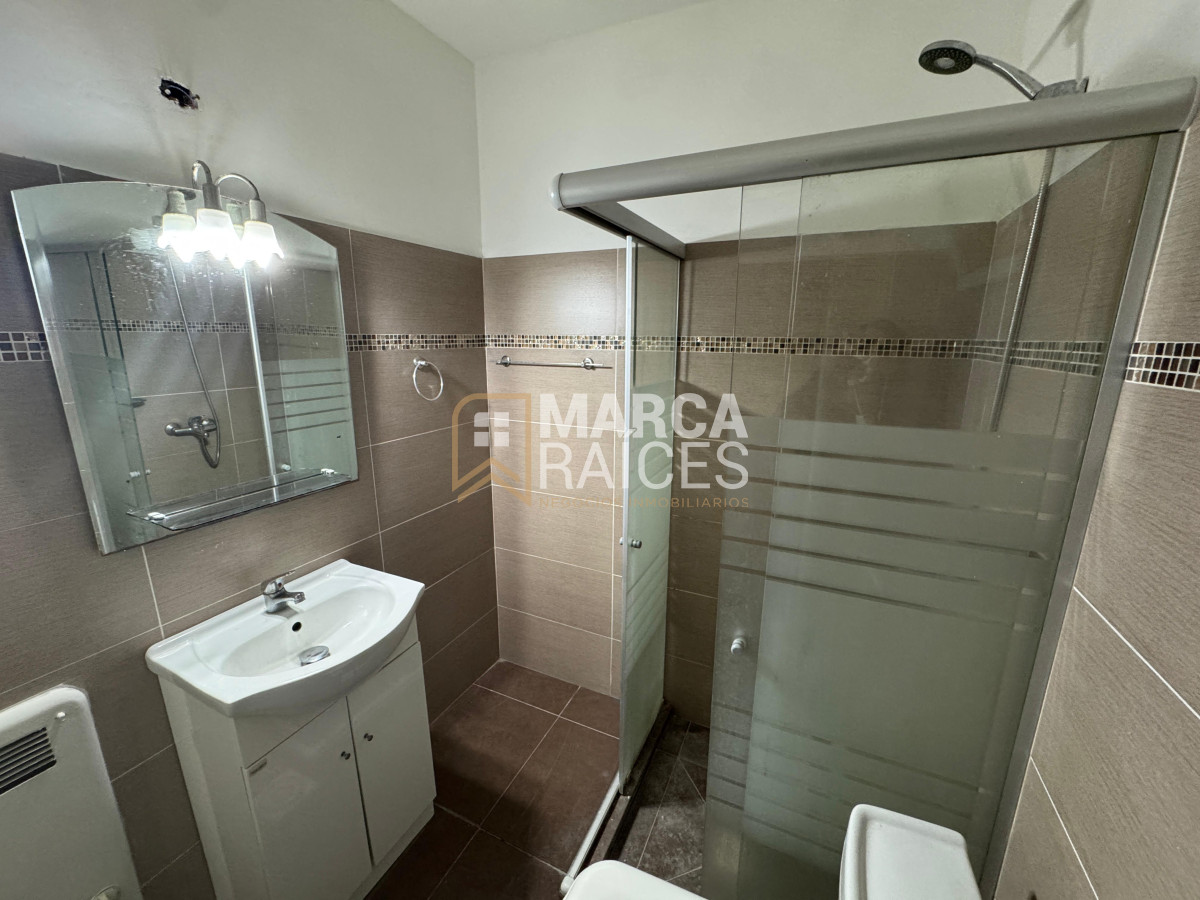 Apartamento ID.1693 - Alquiler Apartamento 3 Dormitorios 2 Baños Patio Centro Montevideo