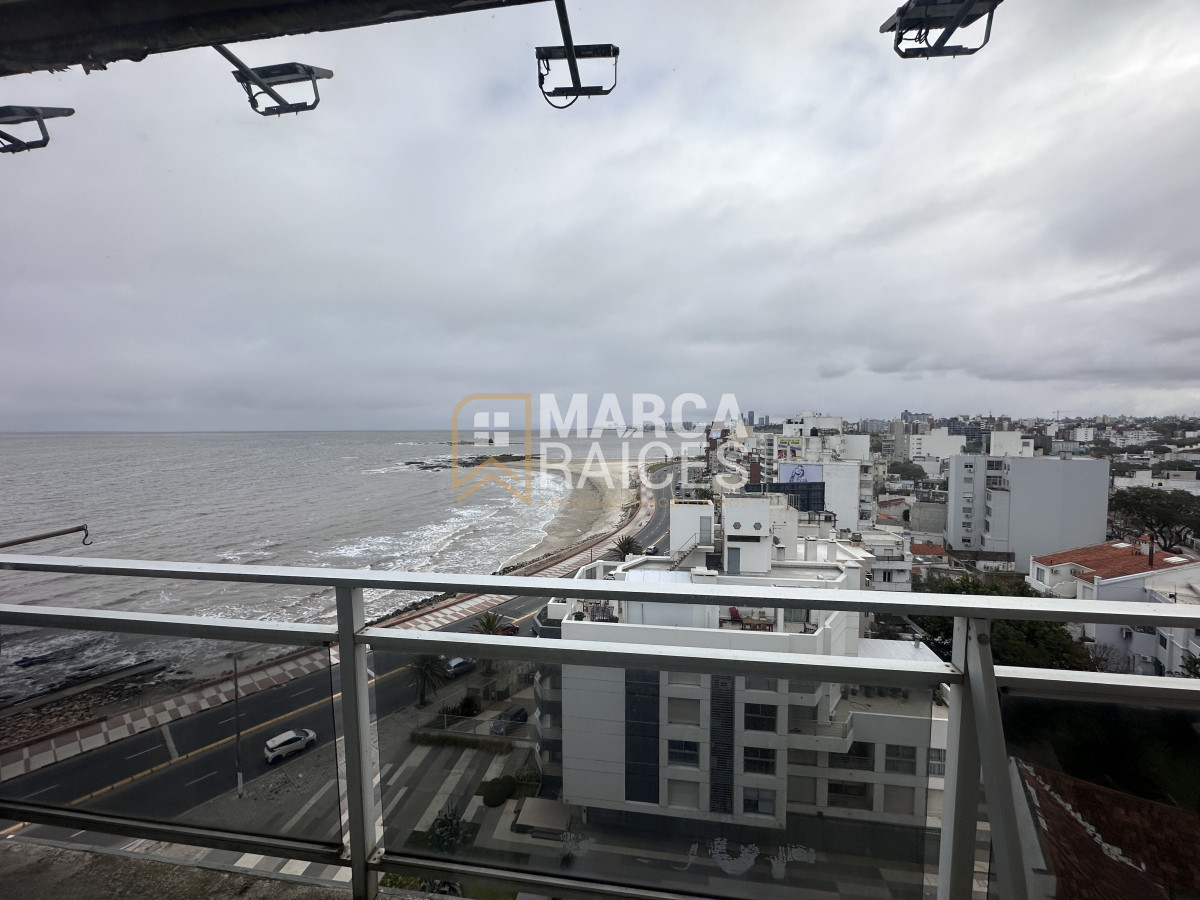 Apartamento ID.1289 - Venta Apartamento 3 Dormitorios 2 baños garage frente a la rambla malvin sur Montevideo