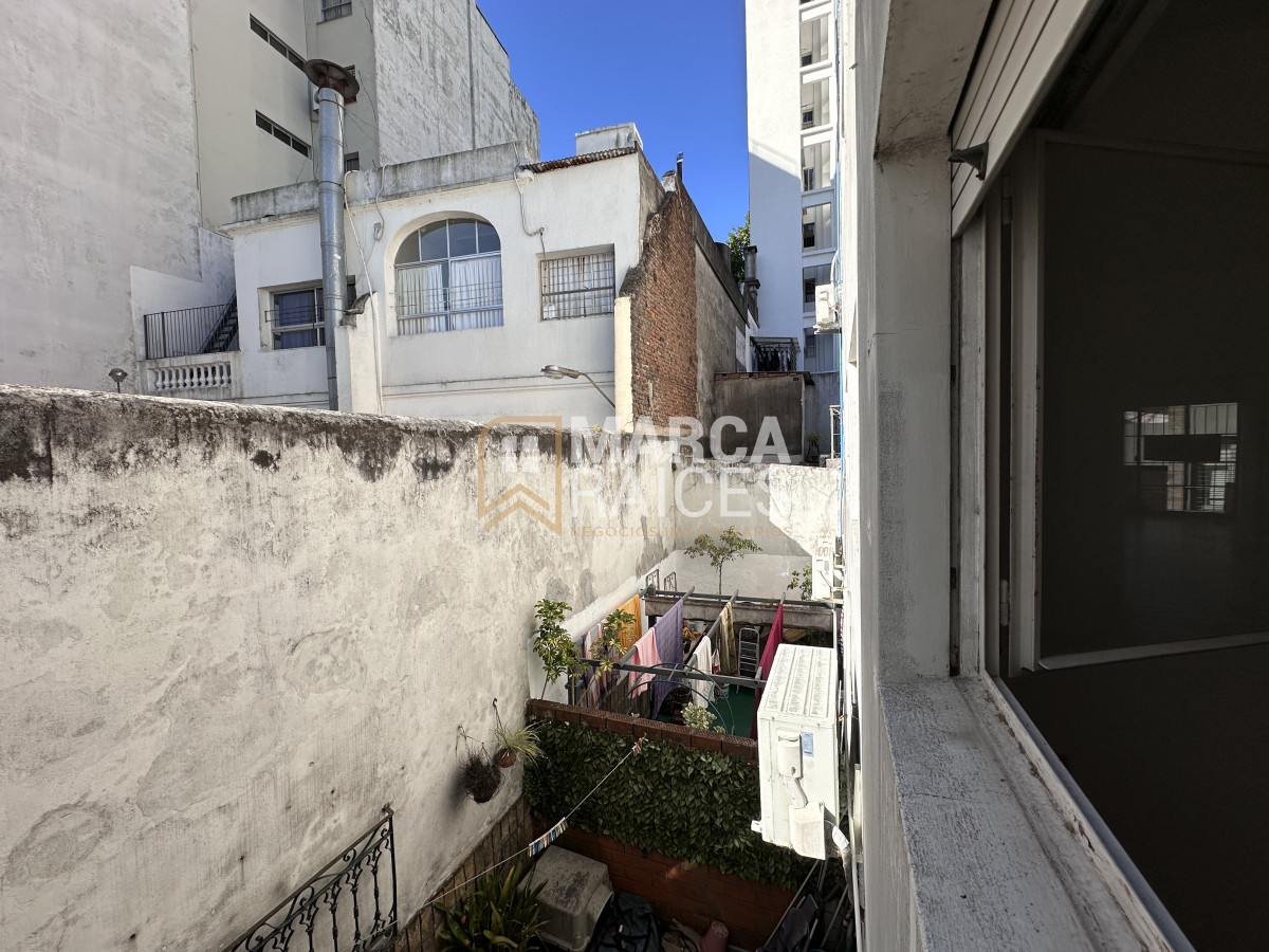 Apartamento ID.1042 - Venta Apartamento 2 Dormitorios Con Renta Al Frente Primer Piso Pocitos Montevideo