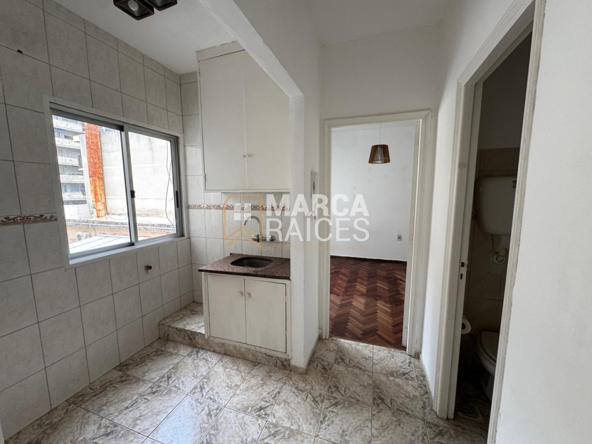 Apartamento ID.1974 - DAlquiler Apartamento 1 Dormitorio Segundo Piso por Escalera Pocitos Montevideo