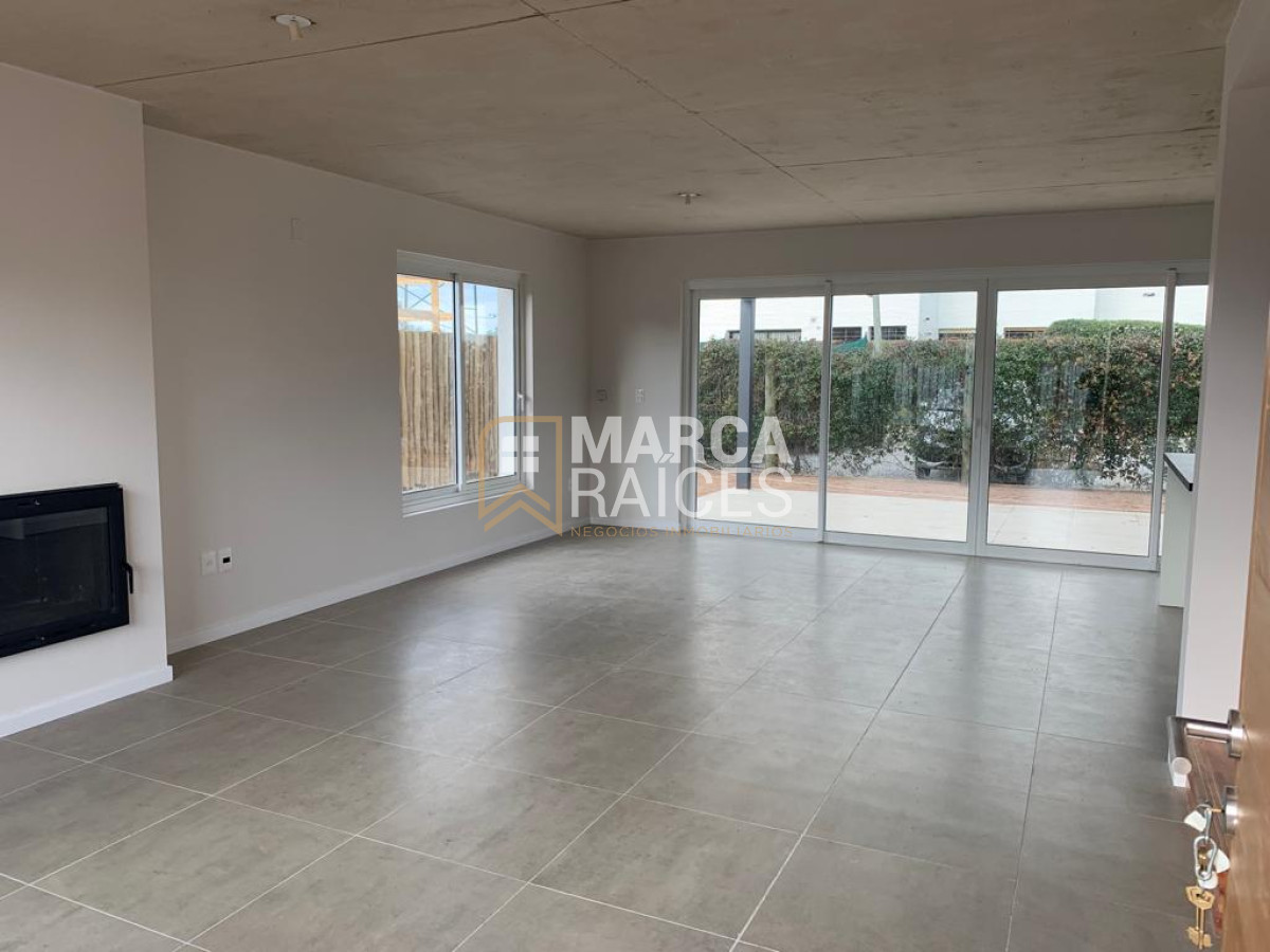 Apartamento ID.793 - Venta Casa 3 Dormitorios 2 Baños Parrillero Barra de Carrasco