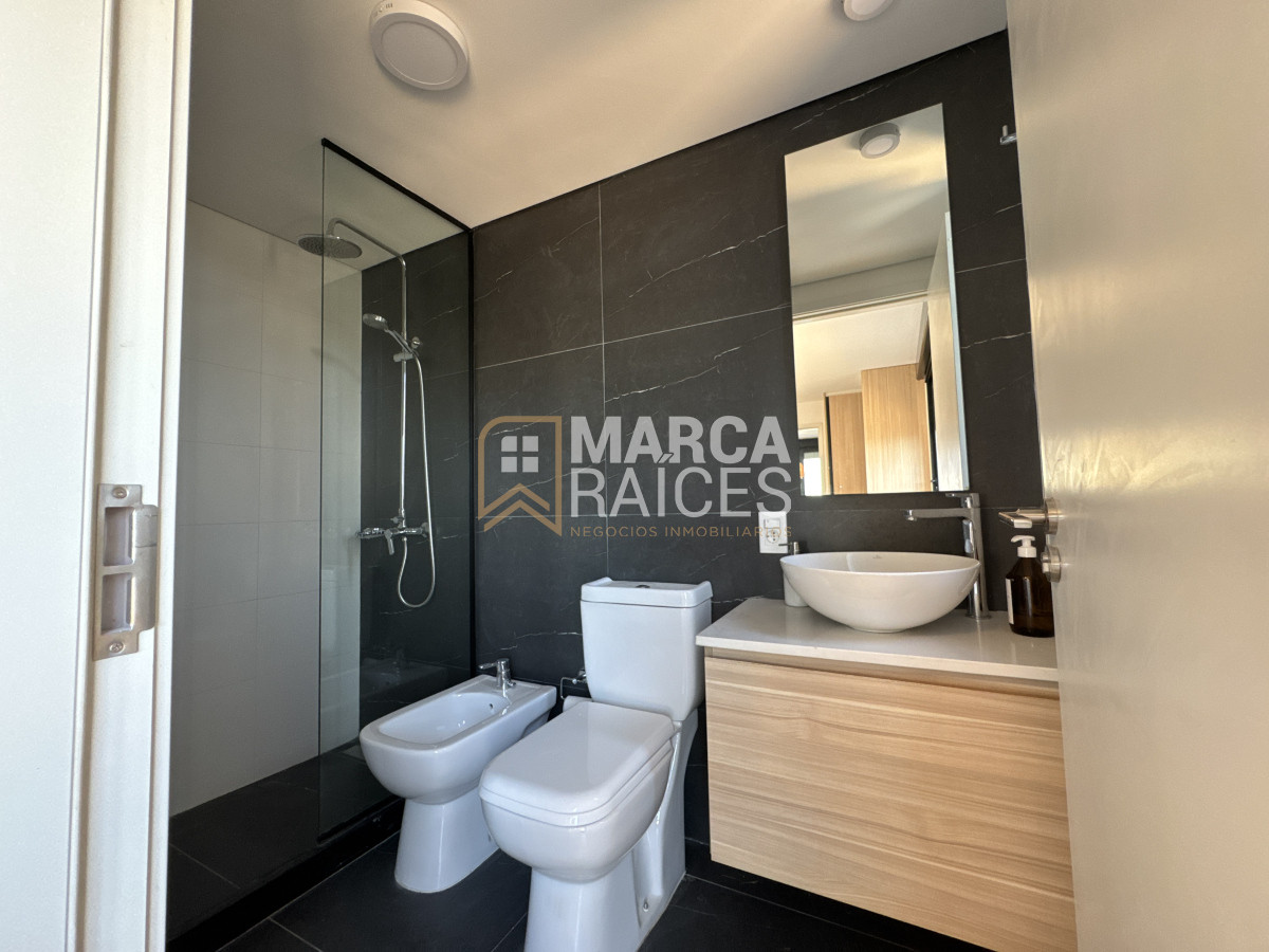 Apartamento ID.1201 - Venta Pent House 2 Dormitorios Con Renta Terraza con Parrillero Y Garaje Doble Punta Carretas Montevideo