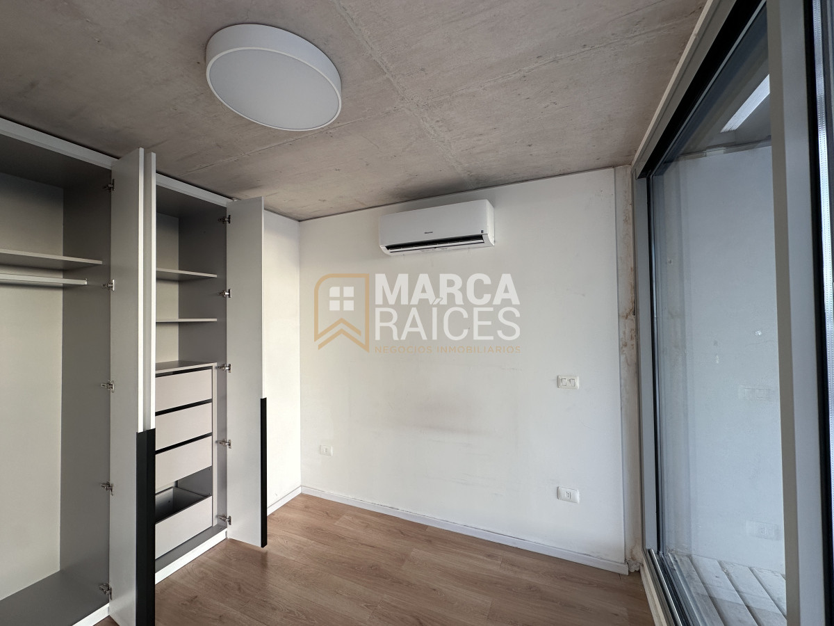 Apartamento ID.1381 - Alquiler Apartamento Penthouse 1 Dormitorio Centro Montevideo