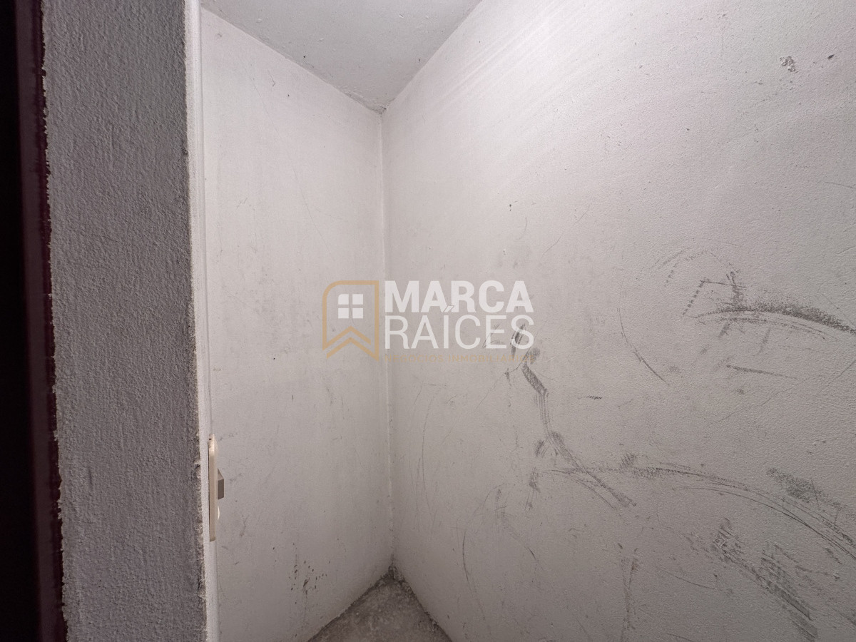 Apartamento ID.701 - Venta Apartamento 2 Dormitorios Garage Box Balcon al Frente Tres Cruces Montevideo