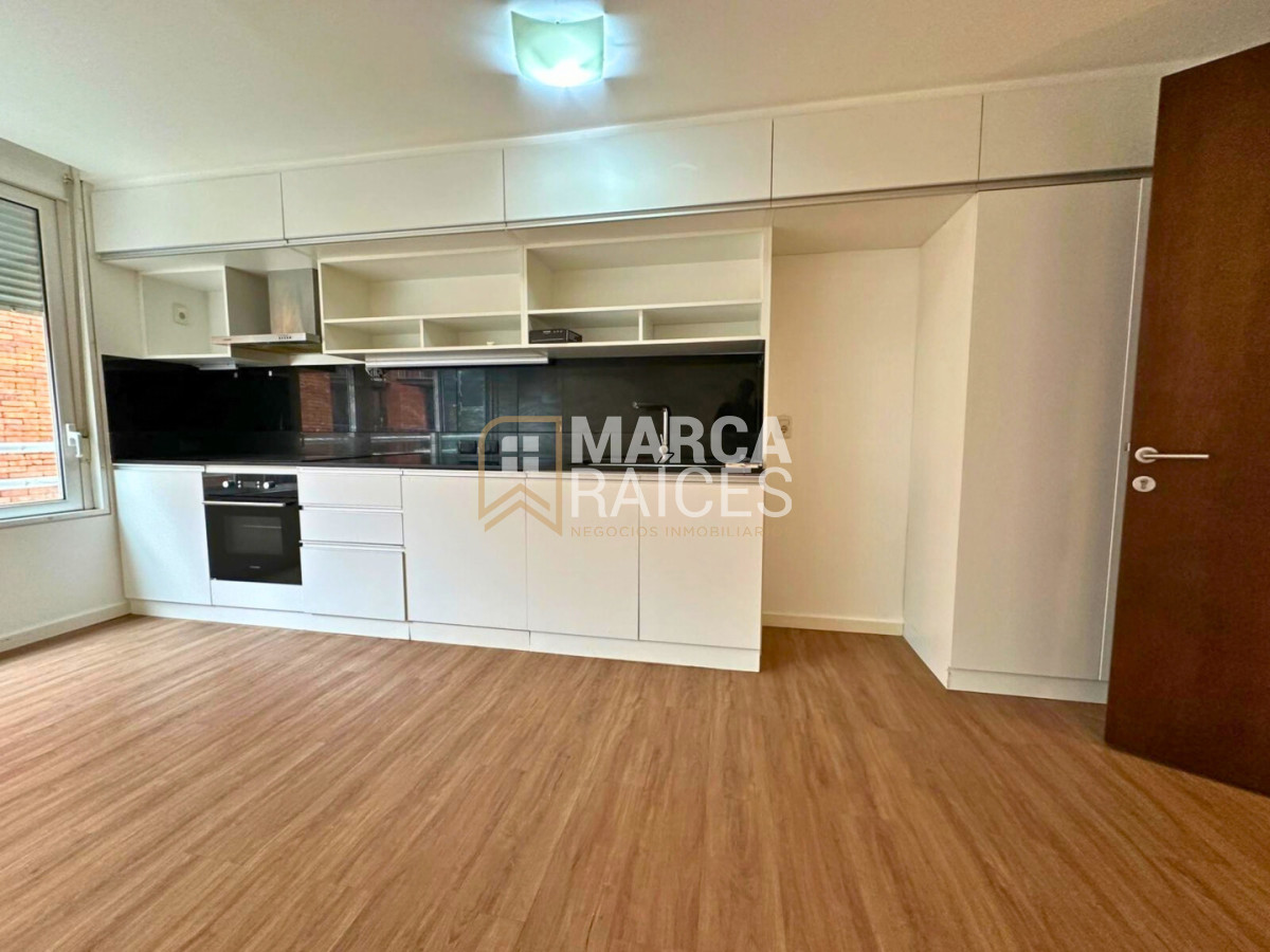 Apartamento ID.1878 - Alquiler Apartamento 1 Dormitorio G.C Bajos Opcion Garage Punta Carretas Montevideo