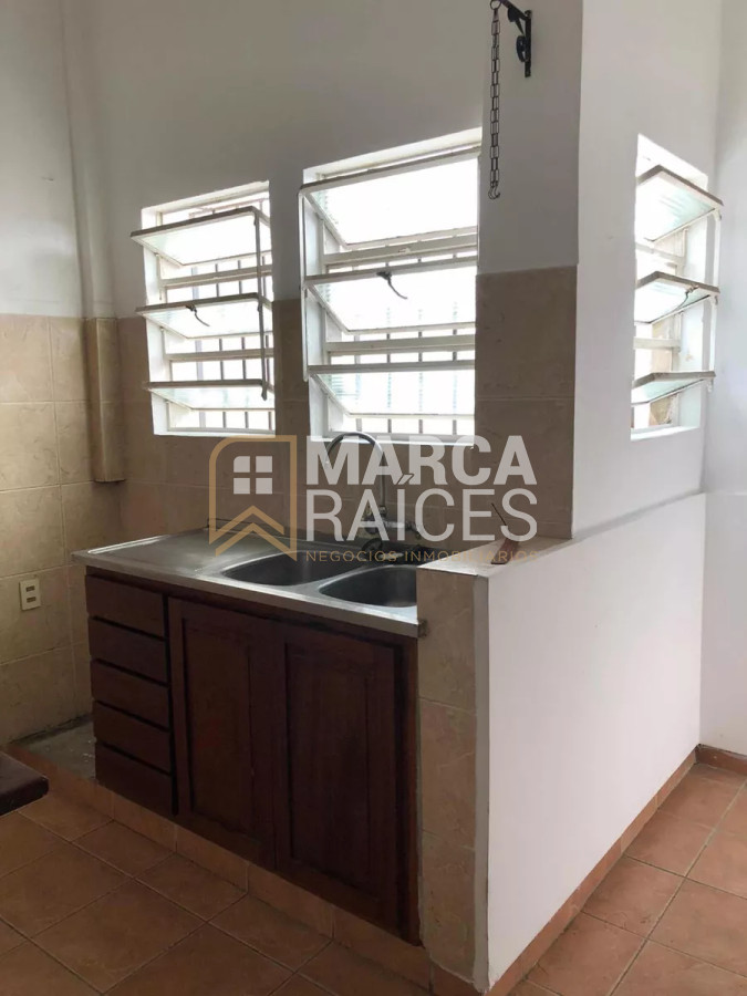 Apartamento ID.1377 - Alquiler Apartamento 2 Dormitorios  Pocitos Planta Baja Patio Montevideo