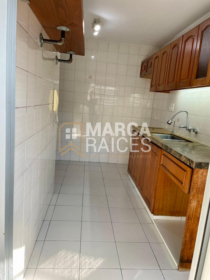 Apartamento ID.1523 - Alquiler apartamento de 4 dormitorios muy luminoso frente al mar en Rambla de Punta Carretas, Montevideo. 
