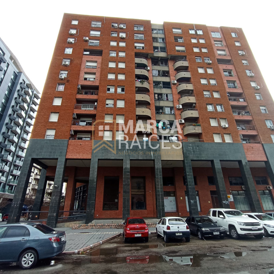 Apartamento ID.1385 - Alquiler Apartamento 2 Dormitorios Balcon al Frente Centro Montevideo