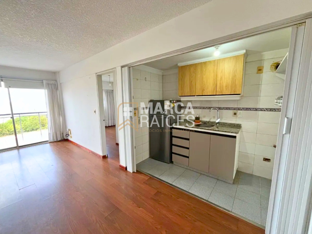 Apartamento ID.1459 - Alquiler Apartamento 1 Dormitorio sobre la Rambla Malvin Montevideo