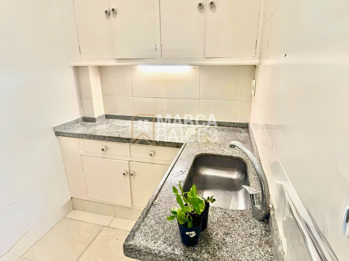 Apartamento ID.1411 - Alquiler Consultorio Estetico u Oficina Cordon Montevideo
