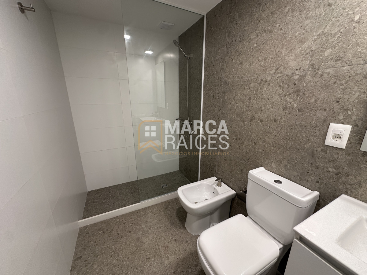 Apartamento ID.1016 - Venta Apartamento 1 Dormitorio en construcción con balcon y patio Centro Sur Montevideo