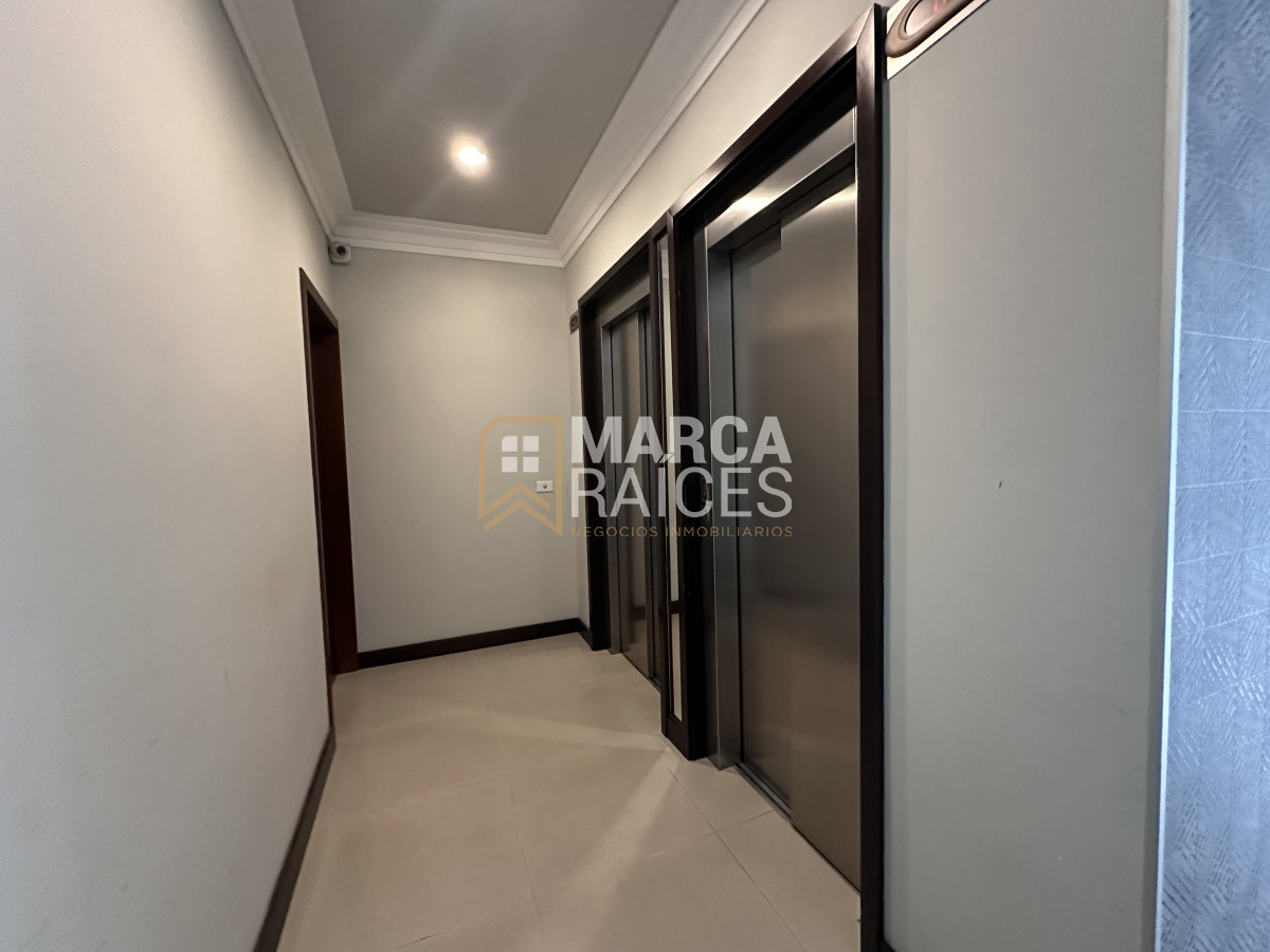 Apartamento ID.1043 - Venta Hermoso Apartamento 3 Dormitorios 3 Baños Balcon Patio Parrillero Pocitos Montevideo