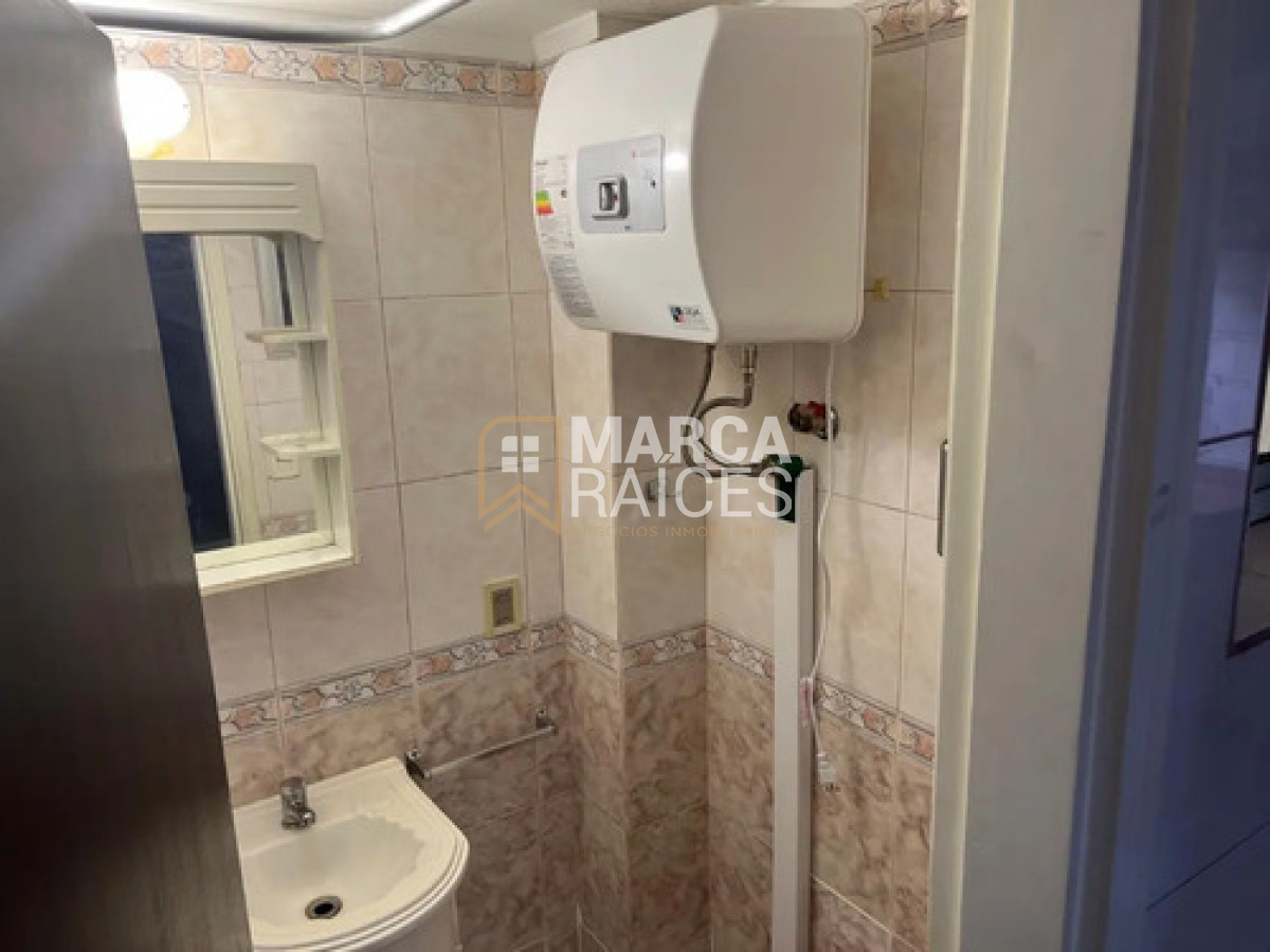 Apartamento ID.2032 - Alquiler Apartamento Con Patio Ideal Para Familias En Pocitos Con Vista A La Rambla! Con 2 Garages