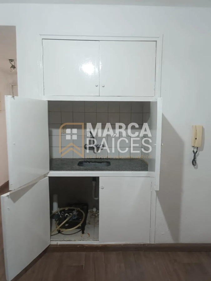 Apartamento ID.2014 - Alquiler Monoambiente Piso Alto Centro Montevideo