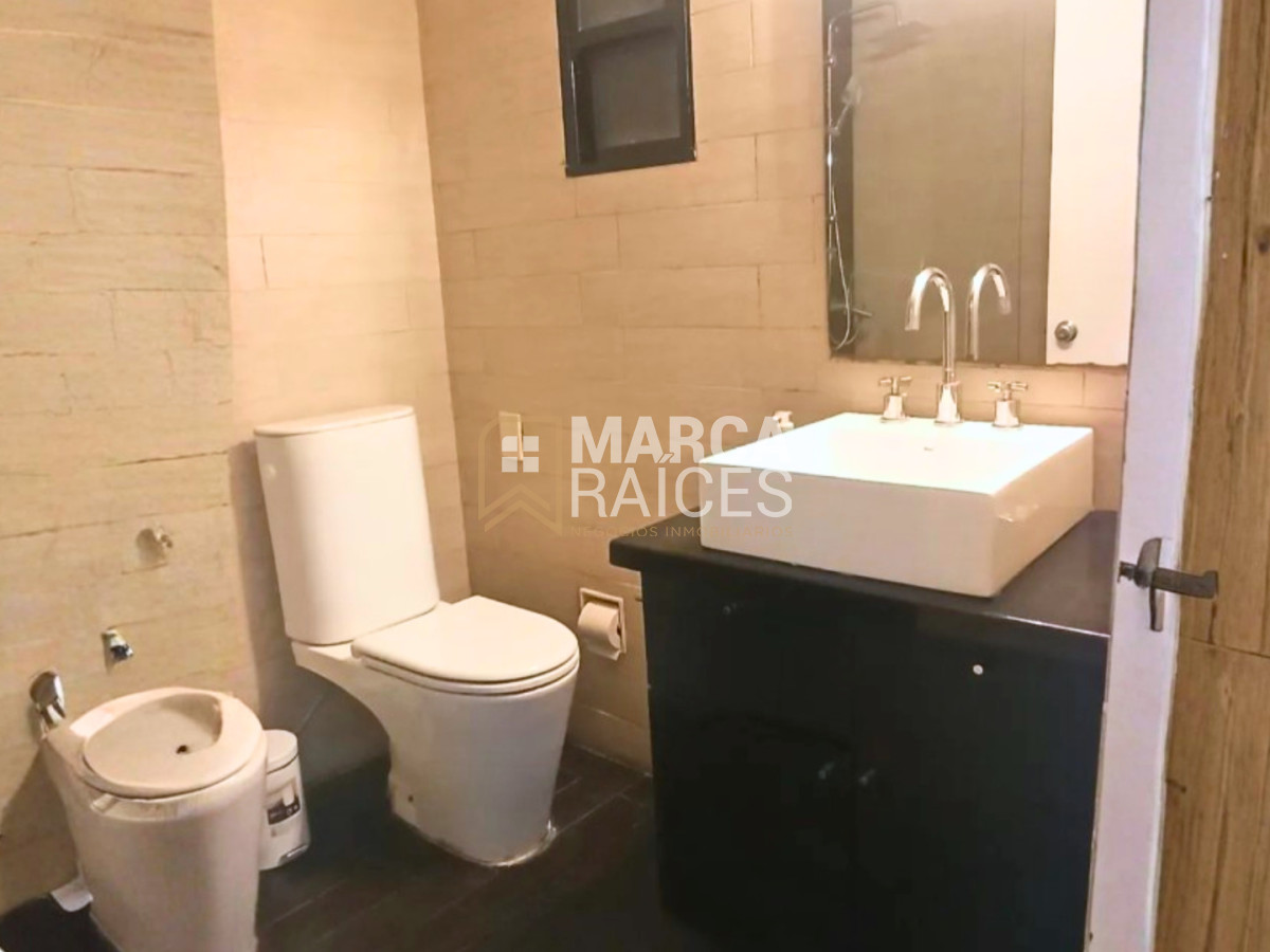 Apartamento ID.1676 - Alquiler Apartamento 2 Dormitorios Sobre la Rambla Opcion Amoblado Malvin Montevideo