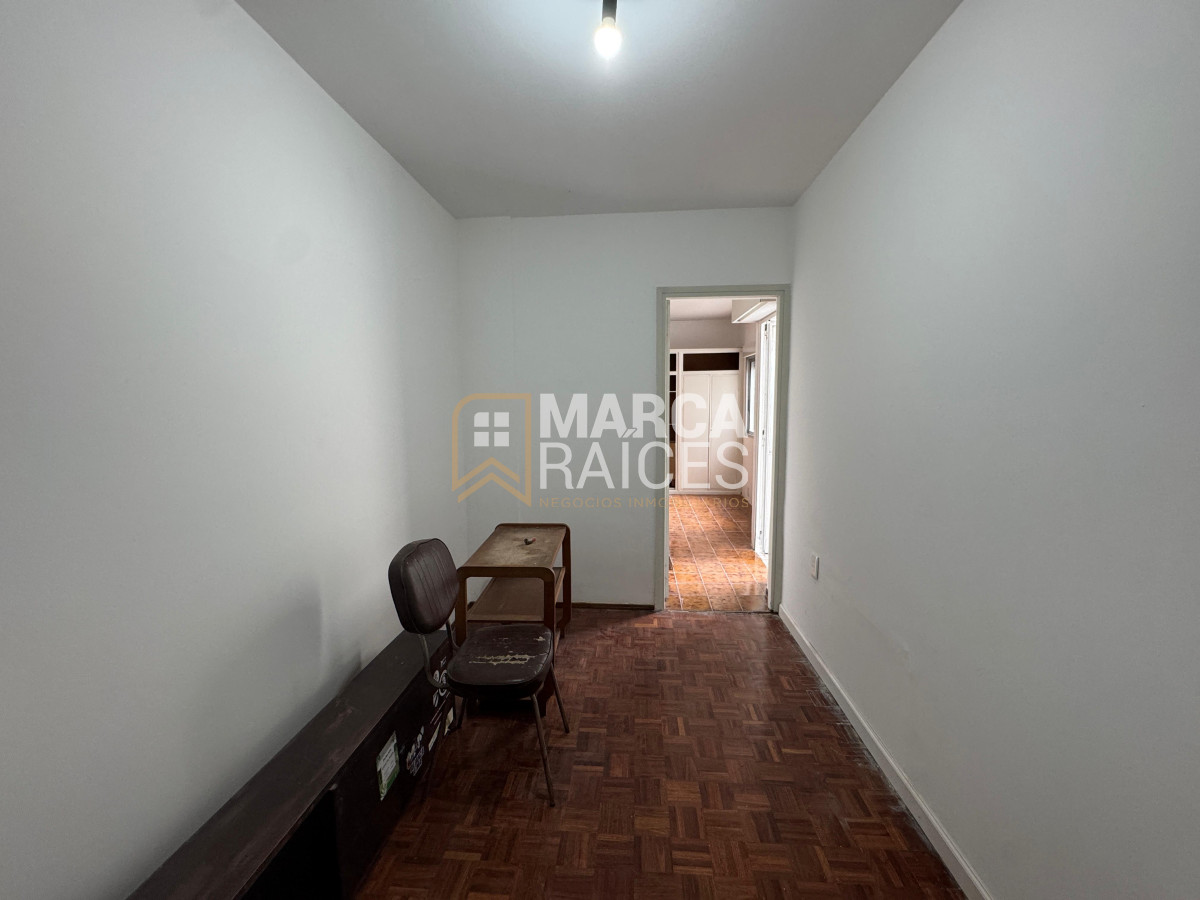 Apartamento ID.1693 - Alquiler Apartamento 3 Dormitorios 2 Baños Patio Centro Montevideo