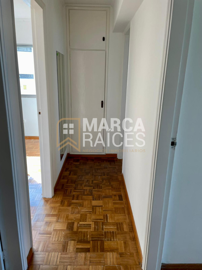 Apartamento ID.1523 - Alquiler apartamento de 4 dormitorios muy luminoso frente al mar en Rambla de Punta Carretas, Montevideo. 
