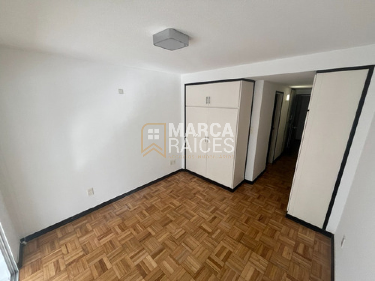 Apartamento ID.1669 - Alquiler Apartamento Hermoso y Amplio en una de las Mejores Zonas de Pocitos