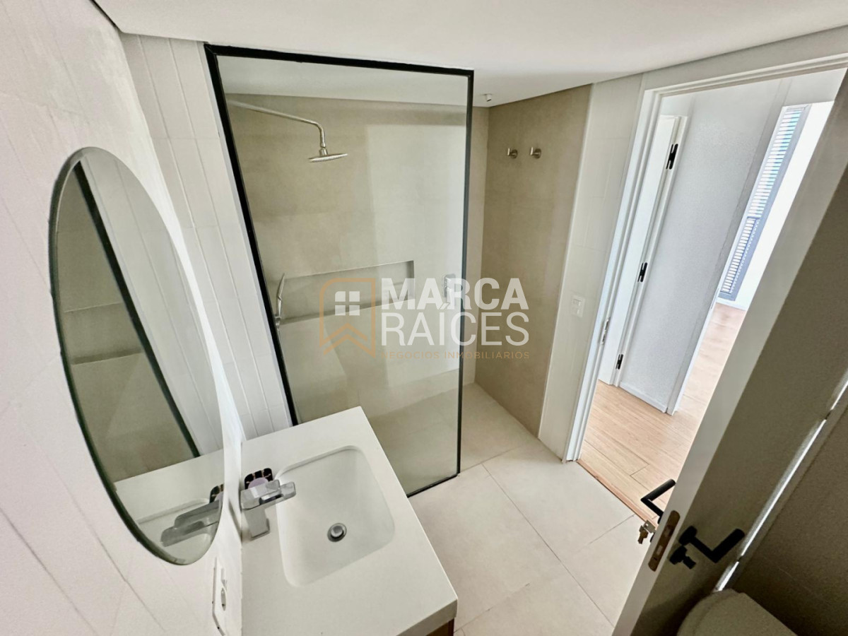 Apartamento ID.1212 - Alquiler Apartamento Premium Duplex 2 Dormitorios 2 Baños Piscina Centro Montevideo