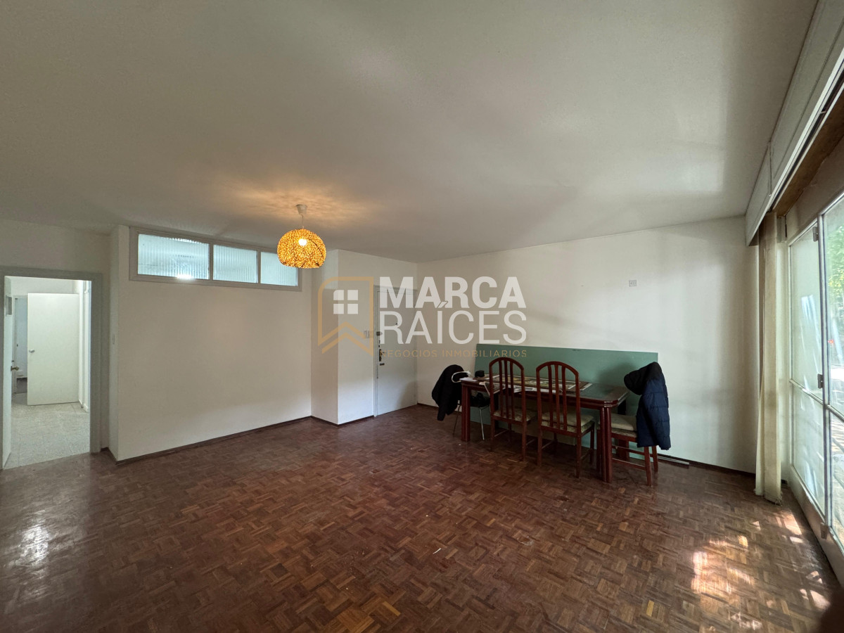 Apartamento ID.1693 - Alquiler Apartamento 3 Dormitorios 2 Baños Patio Centro Montevideo