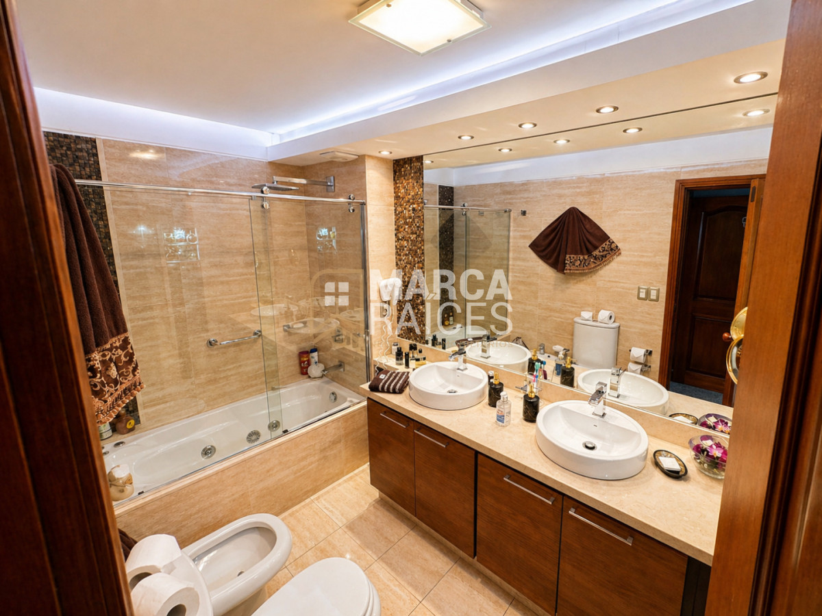 Apartamento ID.888 - Venta Espectacular Apartamento Sobre Rambla 3 Dormitorios y Servicio Garage Doble Punta Carretas Montevideo