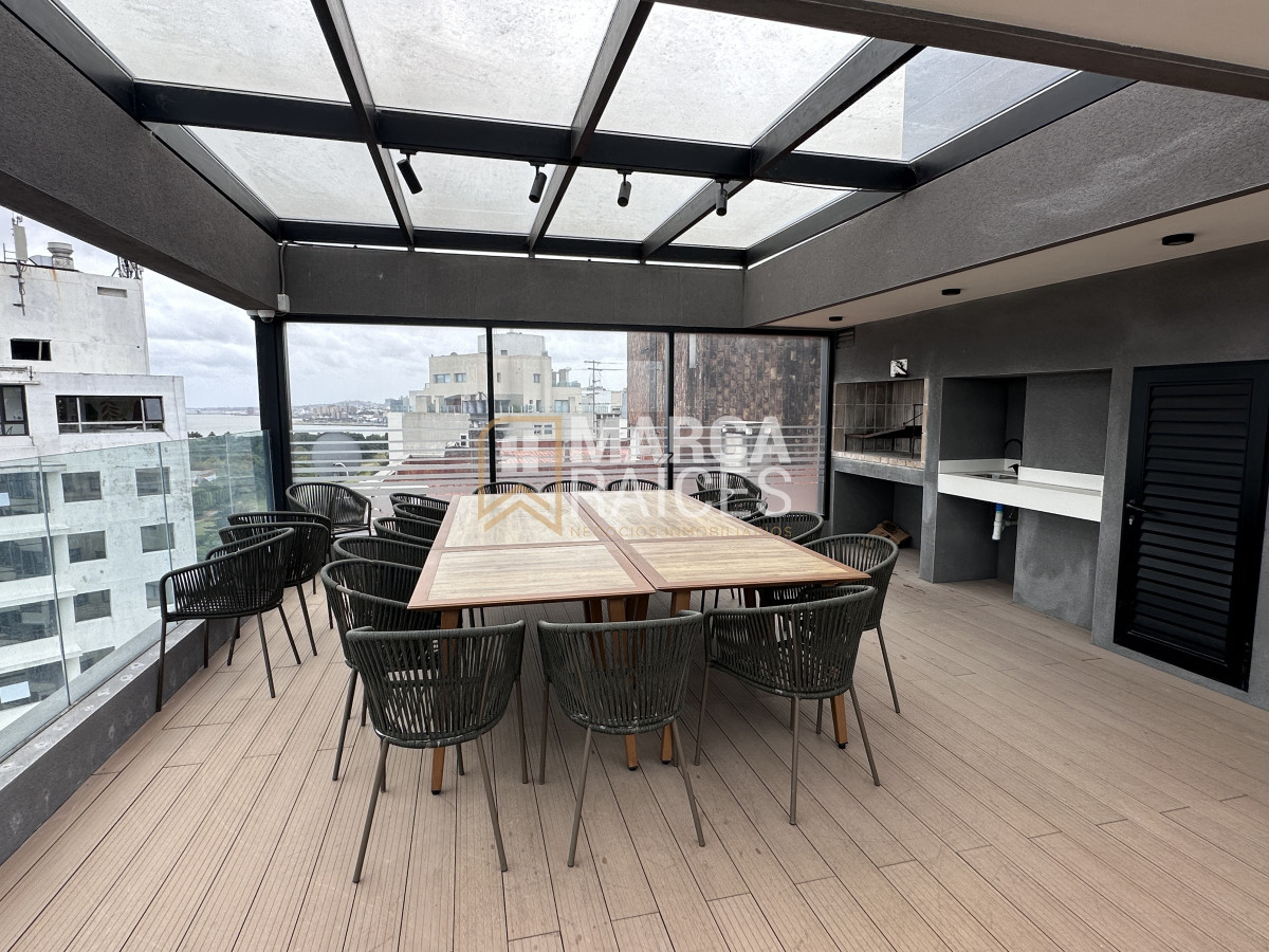 Apartamento ID.1201 - Venta Pent House 2 Dormitorios Con Renta Terraza con Parrillero Y Garaje Doble Punta Carretas Montevideo