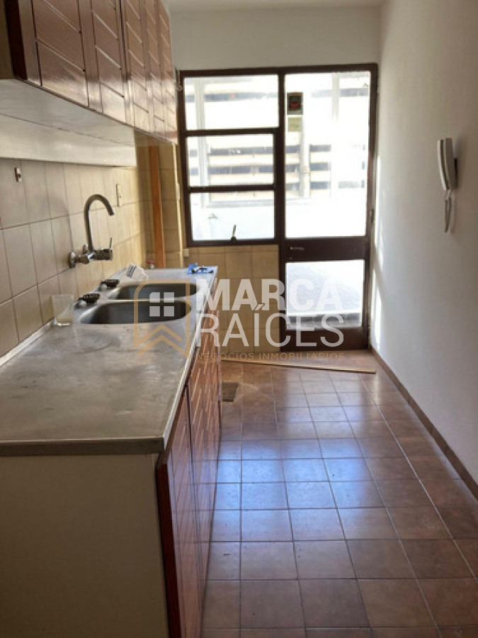 Apartamento ID.1839 - Alquiler Apartamento 2 Dormitorios. Centro, Montevideo