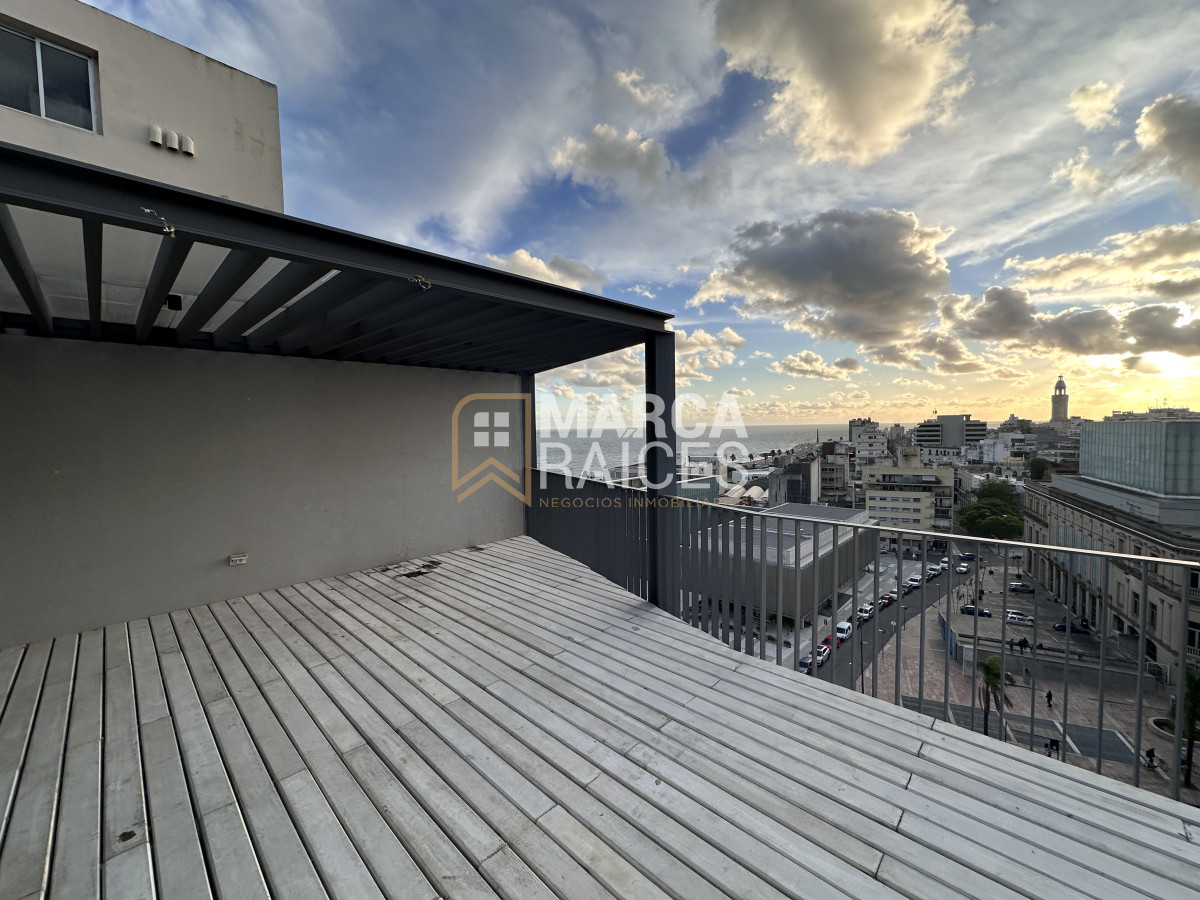 Apartamento ID.1381 - Alquiler Apartamento Penthouse 1 Dormitorio Centro Montevideo