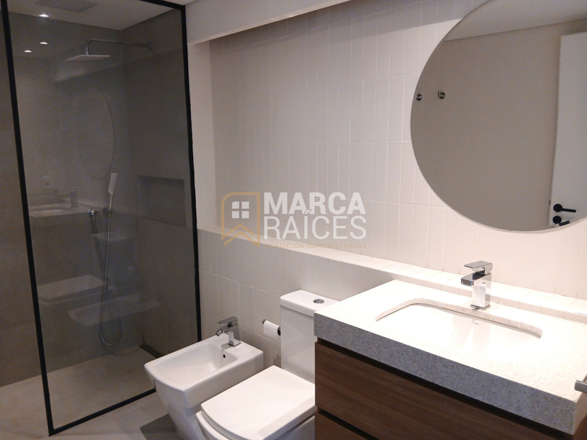Apartamento ID.1918 - Alquiler Apartamento 1 Dormitorio piso alto con vista piscina amenities Centro Sur Montevideo