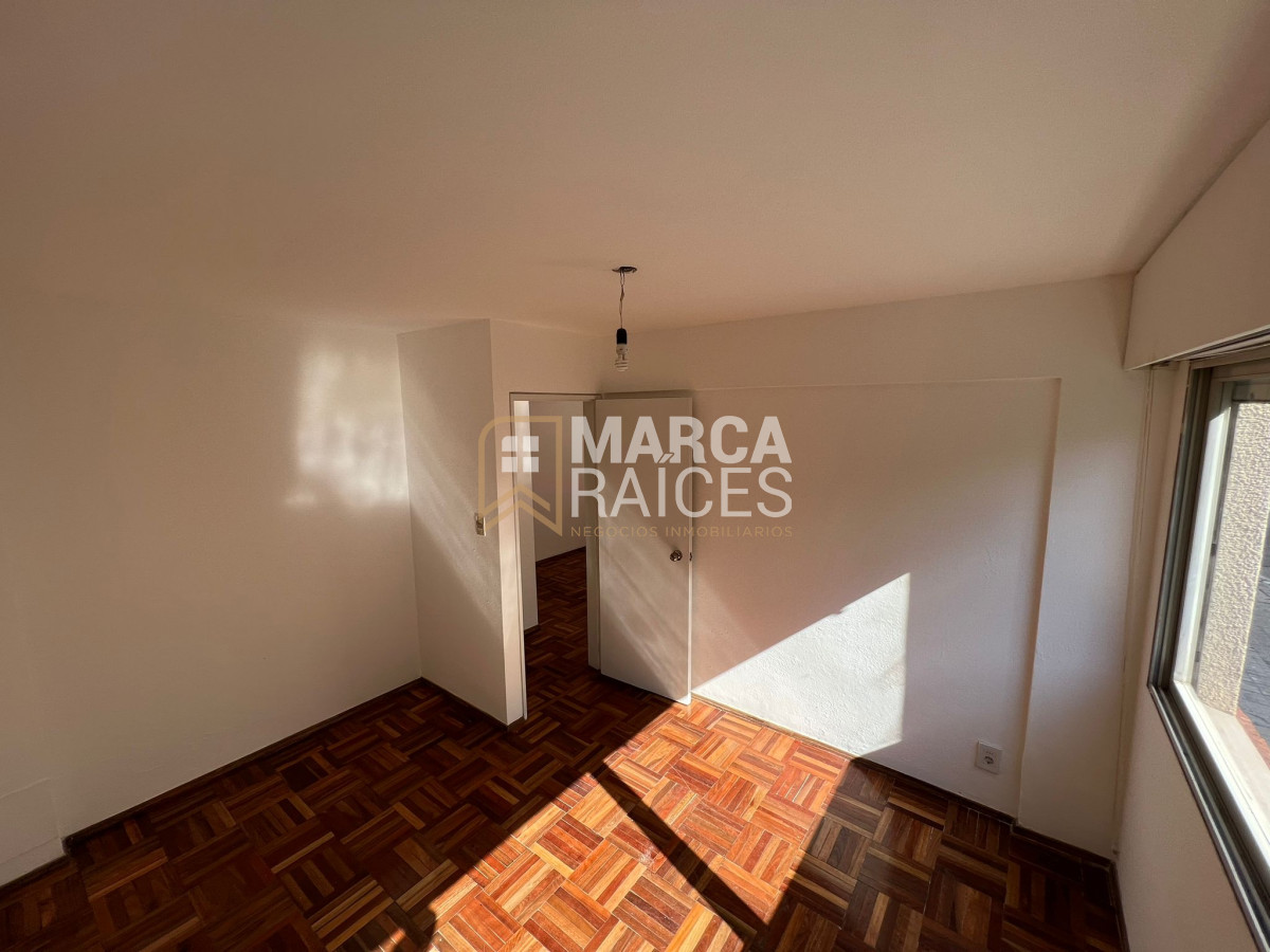 Apartamento ID.185 - Alquiler Apartamento 1 Dormitorio al Frente Planta Baja Cordon Sur Montevideo