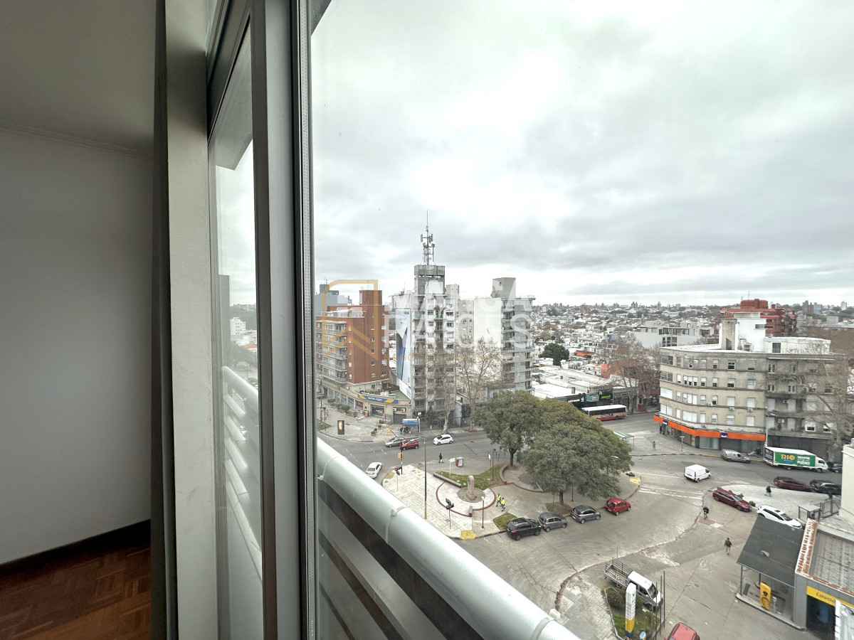 Apartamento ID.1650 - Alquiler Apartamento 2 Dormitoros Garage Pocitos Montevideo