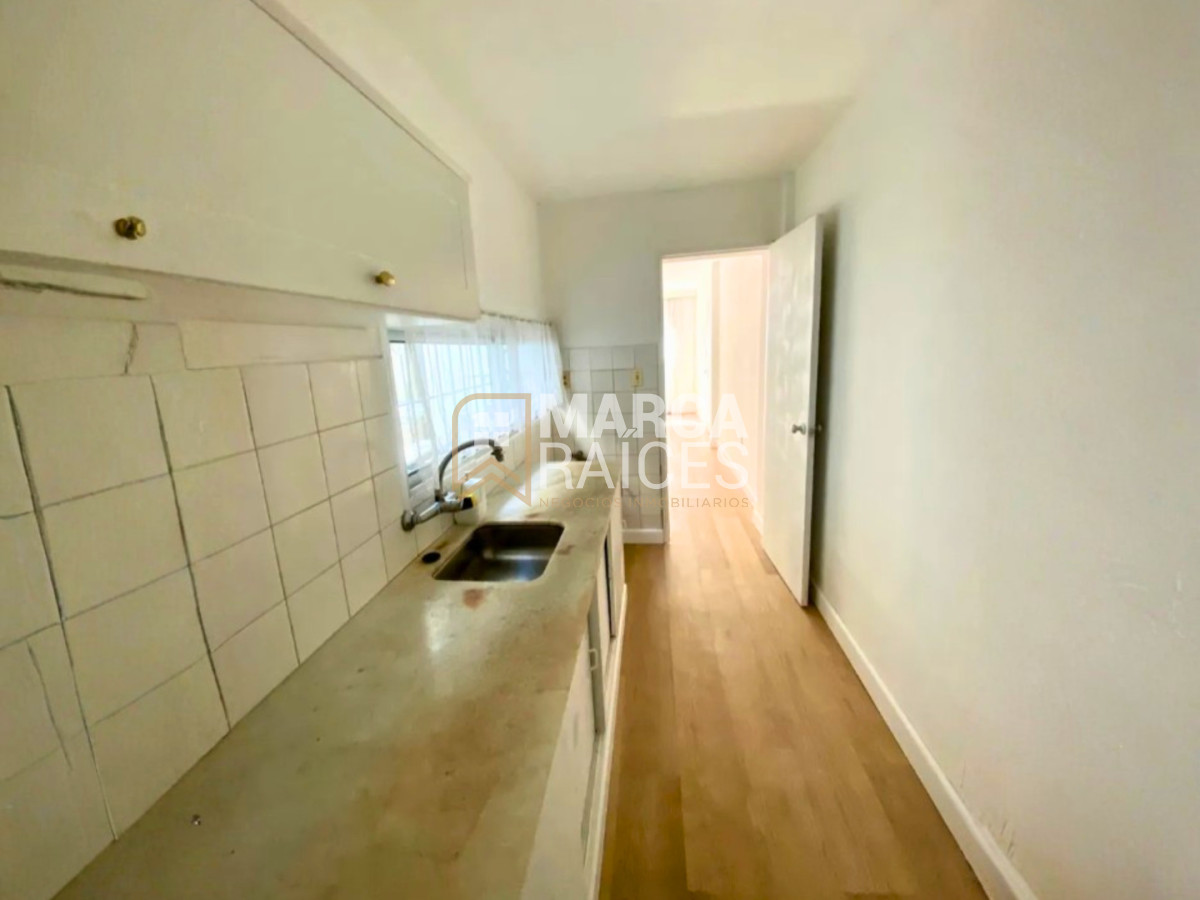 Apartamento ID.1672 - Alquiler Apartamento 1 Dormitorio con Patio Ciudad Vieja Montevideo