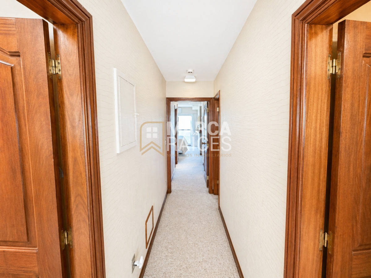 Apartamento ID.888 - Venta Espectacular Apartamento Sobre Rambla 3 Dormitorios y Servicio Garage Doble Punta Carretas Montevideo