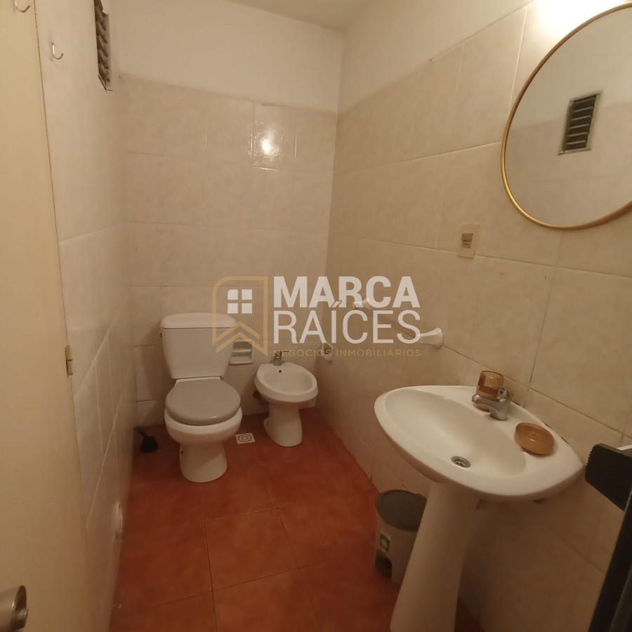 Apartamento ID.1385 - Alquiler Apartamento 2 Dormitorios Balcon al Frente Centro Montevideo