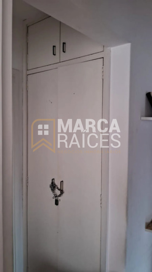 Apartamento ID.2043 - Alquiler Apartamento 4 Dormitorios, 2 Baños con Garage. Ciudad Vieja, Montevideo