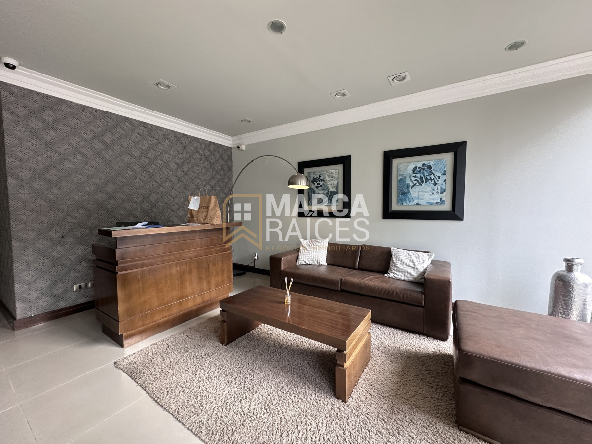 Apartamento ID.1043 - Venta Hermoso Apartamento 3 Dormitorios 3 Baños Balcon Patio Parrillero Pocitos Montevideo
