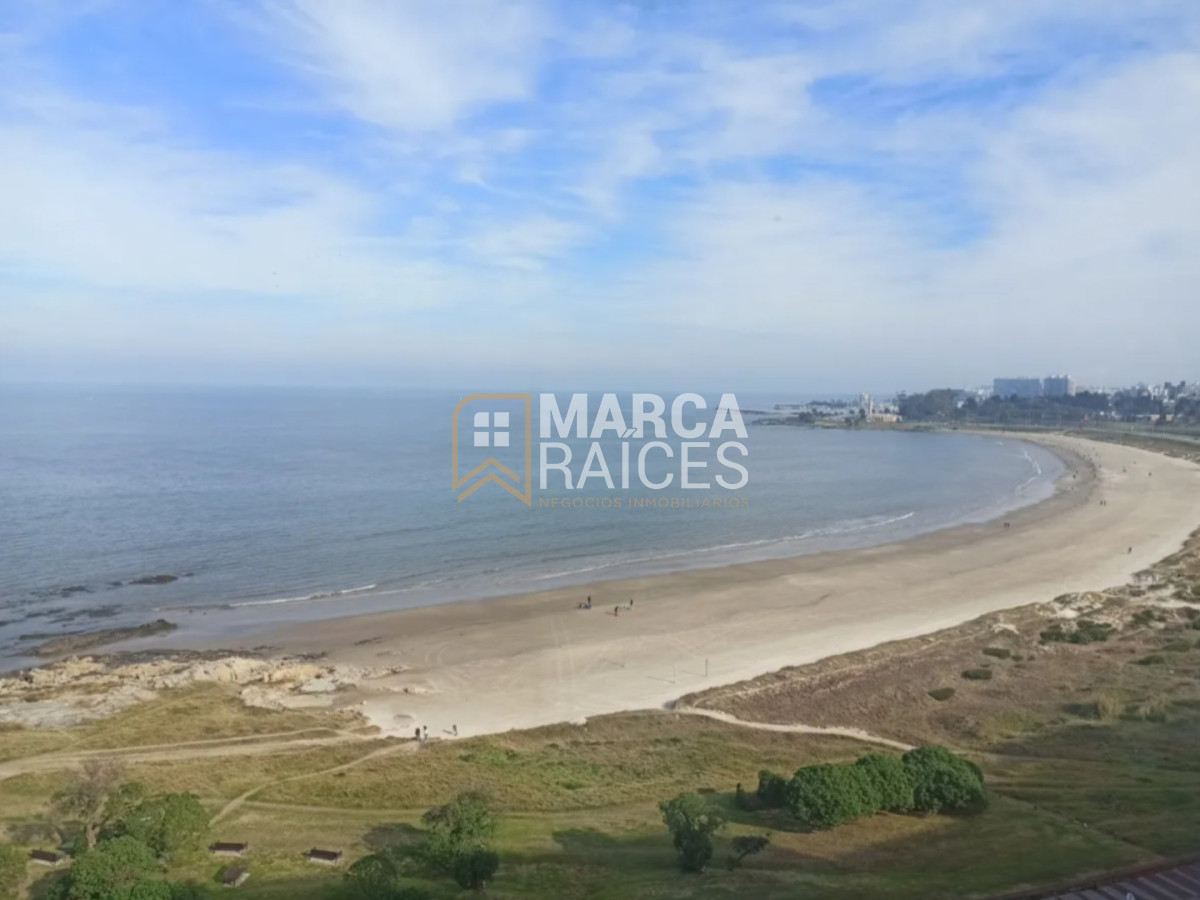 Apartamento ID.1676 - Alquiler Apartamento 2 Dormitorios Sobre la Rambla Opcion Amoblado Malvin Montevideo