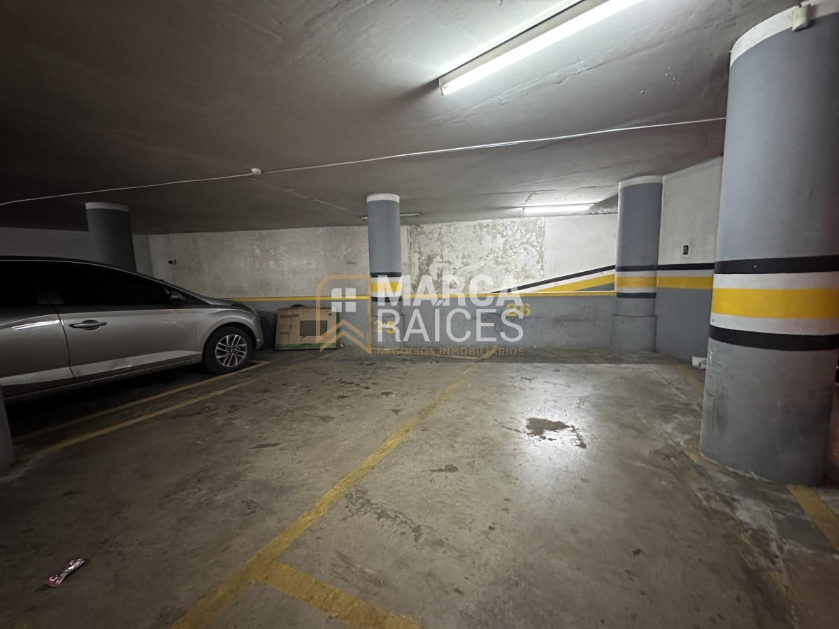 Apartamento ID.701 - Venta Apartamento 2 Dormitorios Garage Box Balcon al Frente Tres Cruces Montevideo