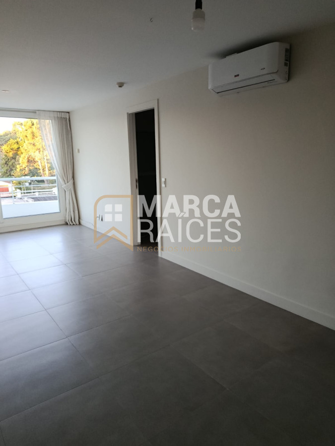 Apartamento ID.1536 - Venta apartamento 2 dormitorios en Barrio Cantegril, Punta del Este. 