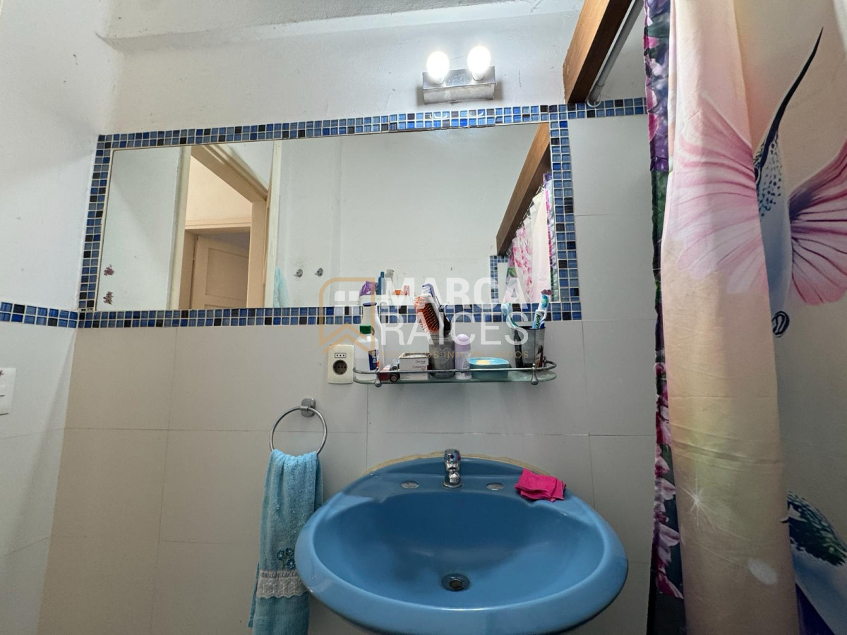 Apartamento ID.1731 - Venta Apartamento 2 Dormitorios 1 Baño Con Renta Primer Piso por Escalera Pocitos Montevideo