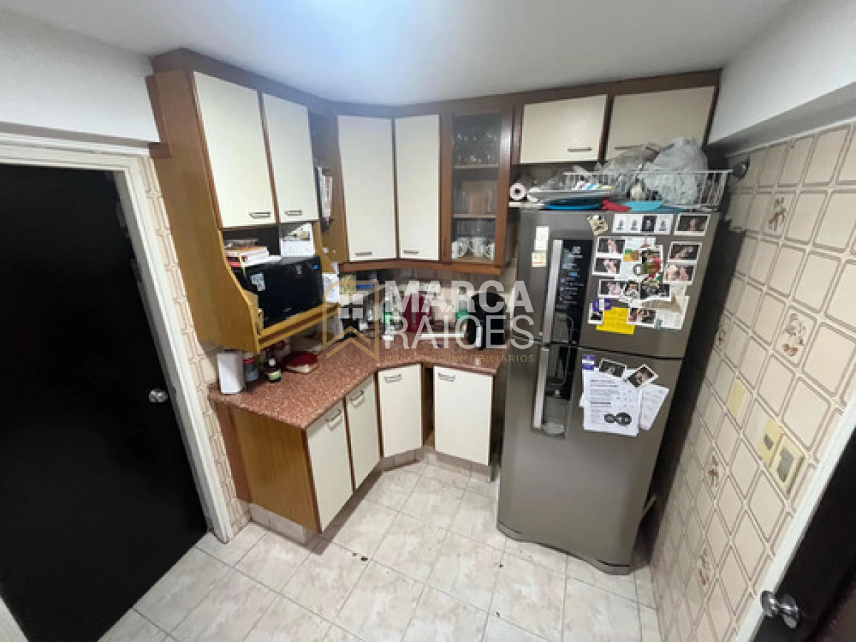 Apartamento ID.2032 - Alquiler Apartamento Con Patio Ideal Para Familias En Pocitos Con Vista A La Rambla! Con 2 Garages